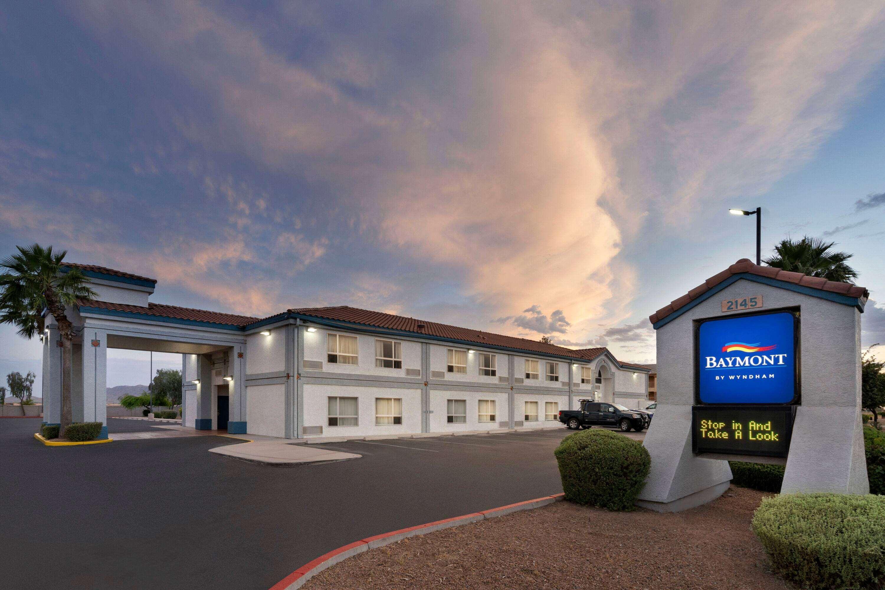 Baymont By Wyndham Casa Grande Hotel Exterior photo